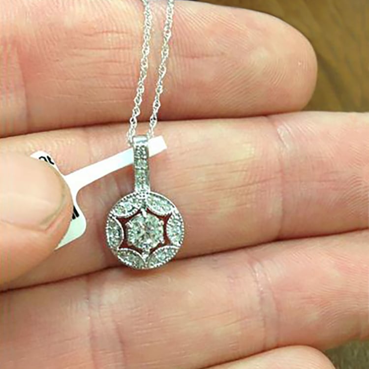 Zlatý náhrdelník s diamanty 2376