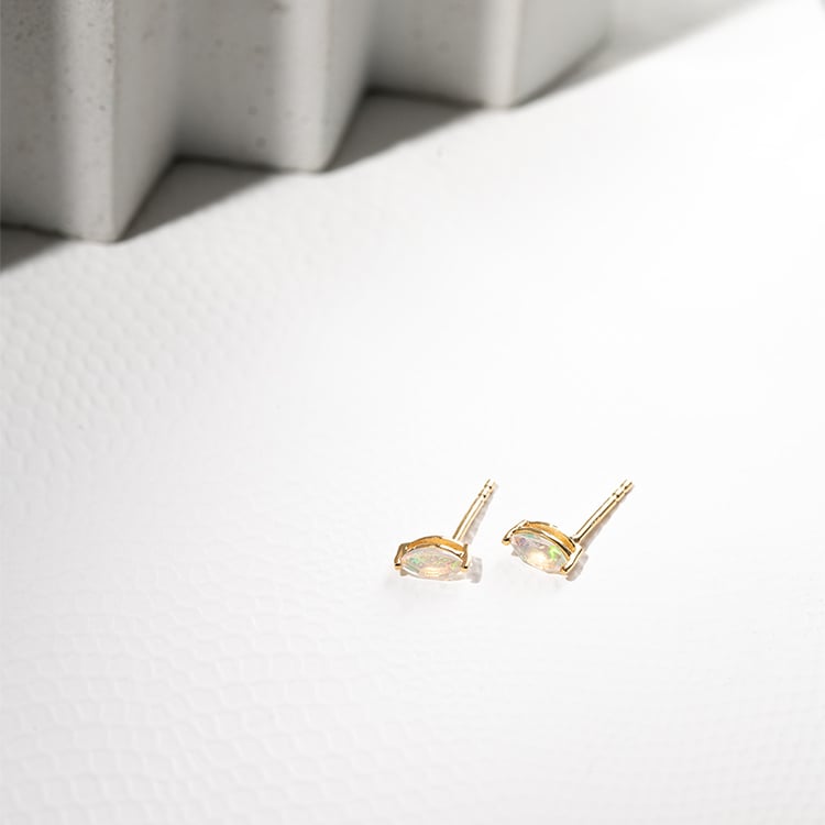 Minimalistické stříbrné náušnice s opály Andine 131395