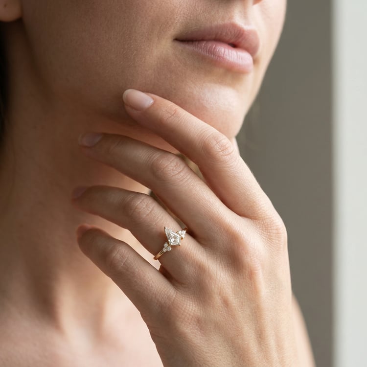 Prsten s 0.57ct IGI certifikovaným lab-grown diamantem Kettil 171415