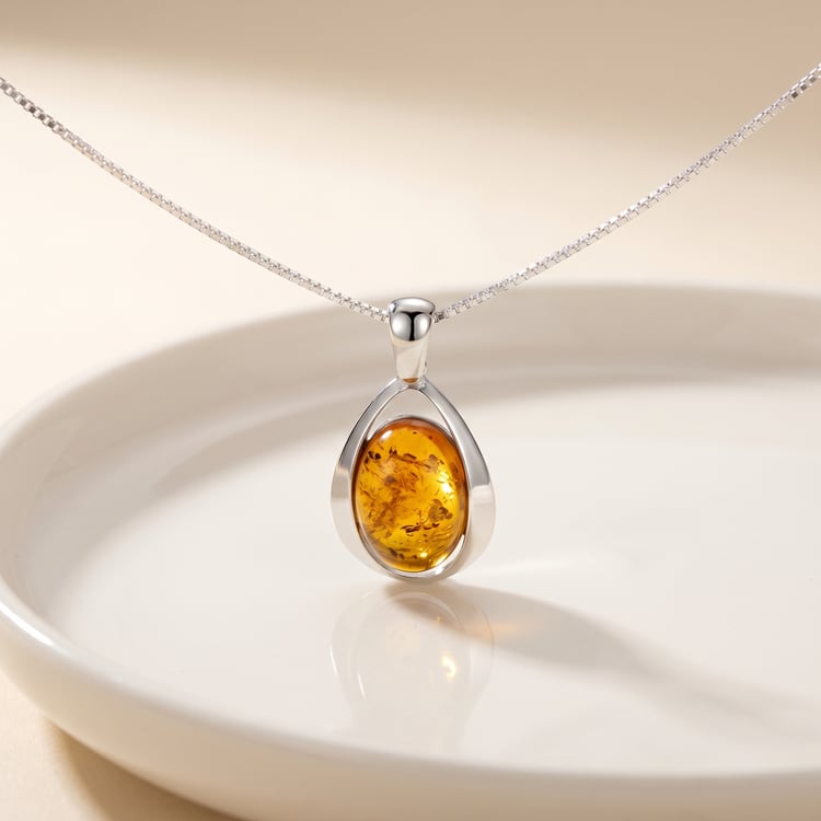 Stříbrný přívěsek s jantarem Nela 166741