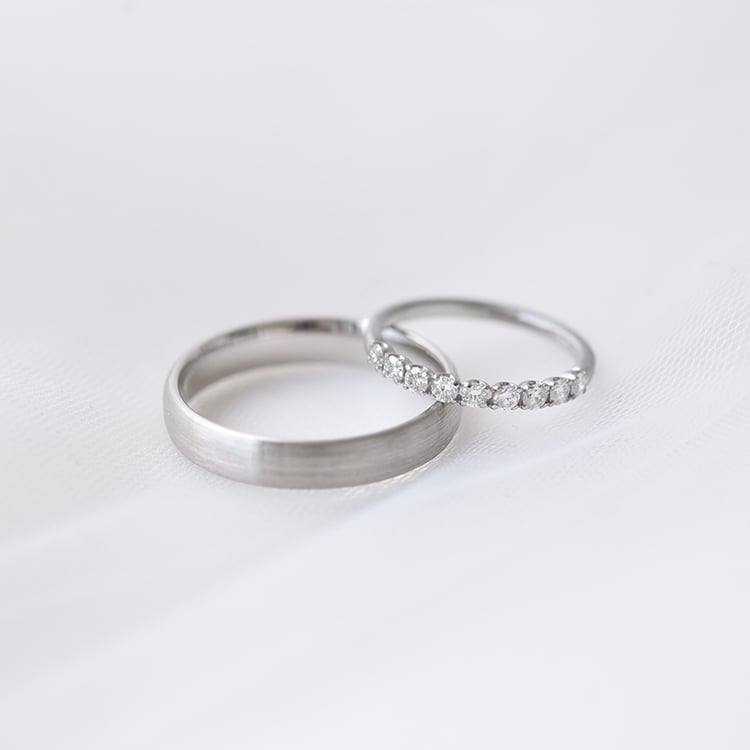 Snubní eternity prsten s komfortním prstenem 61002