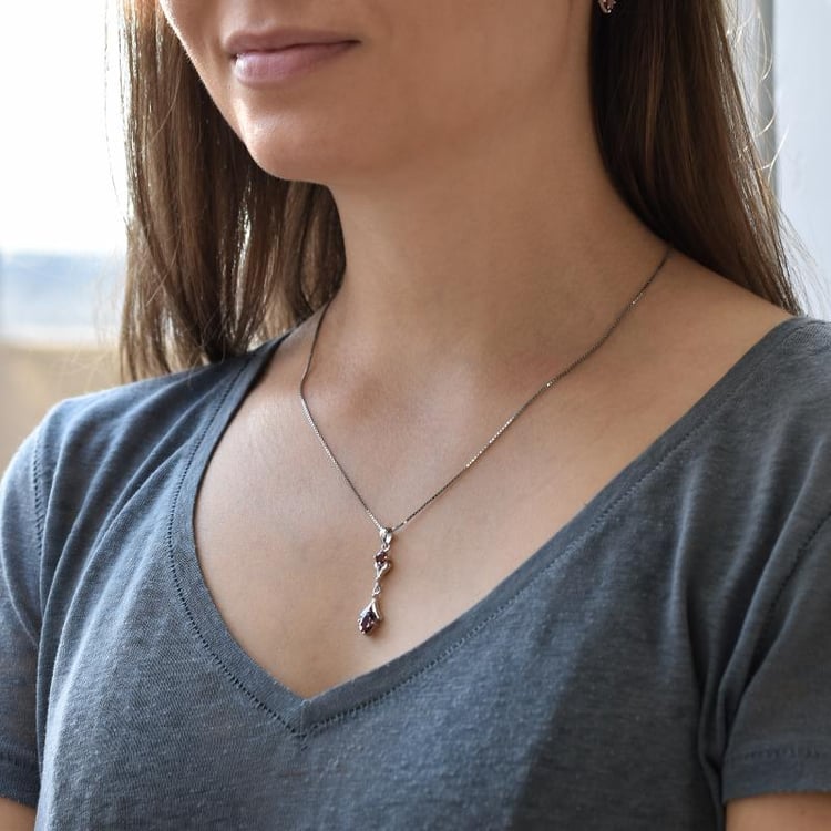 Granátový přívěsek 32542