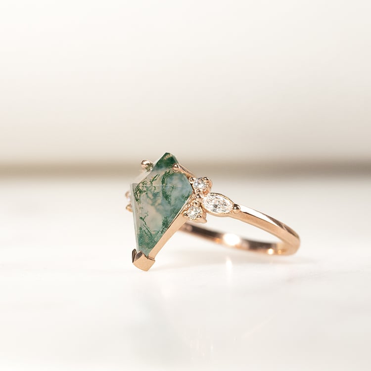 Okouzlující prsten s mechovým achátem Isabela 135139