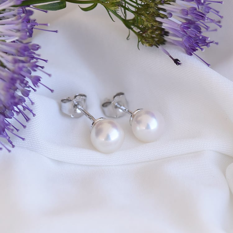 Bílé 6-6.50 mm perly ve zlatých náušnicích 82647