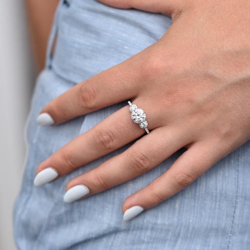 Noblesní zásnubní prsten s lab-grown diamanty Wirk