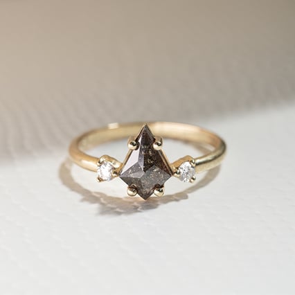 Prsten s kite salt and pepper diamantem Melitta