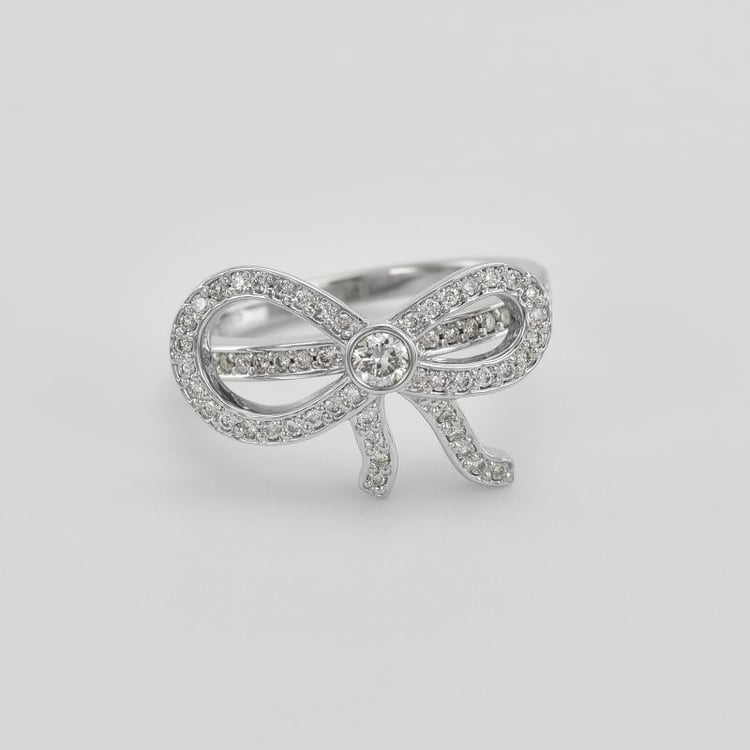 Prsten s diamantovu mašličkou 45275