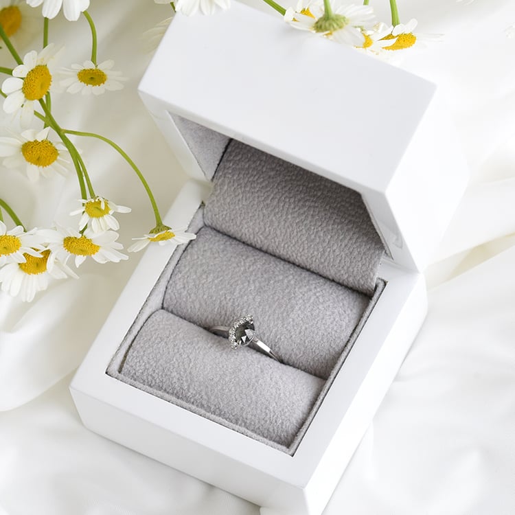 prsten s marquise salt and pepper diamantem z bílého zlata 82216