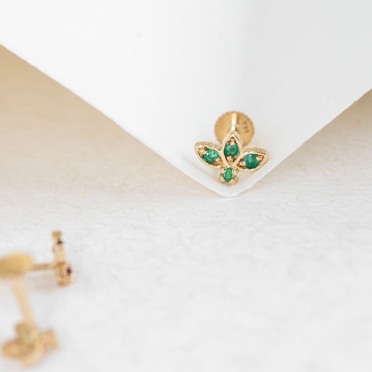 Zlatá piercing náušnice se smaragdy Amina 123026