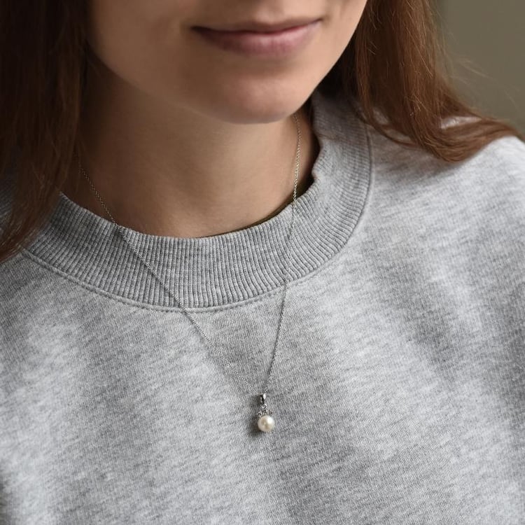 Zlatý perlový náhrdelník s diamanty 43047