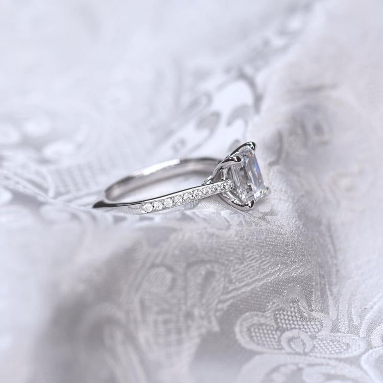 Prsten s diamantem 49650