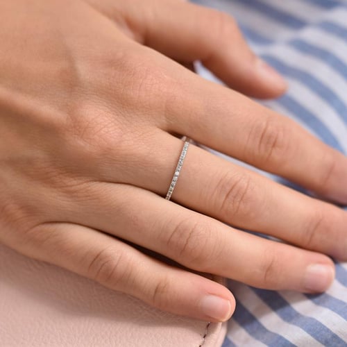 Minimalistický diamantový set tří prstenů ze zlata Nizes