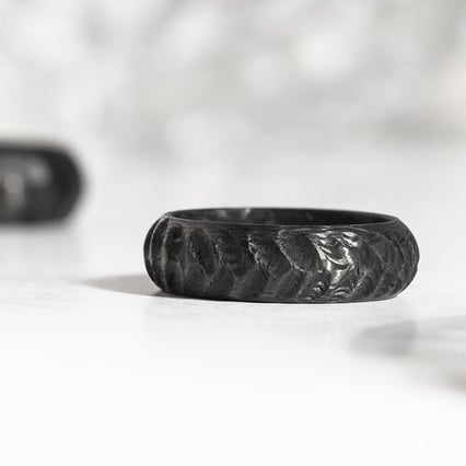 Karbonový prsten s atypickým povrchem Mingus