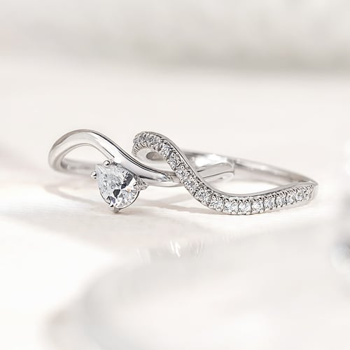 Romantický zásnubní set atypických prstýnků s diamanty Darya