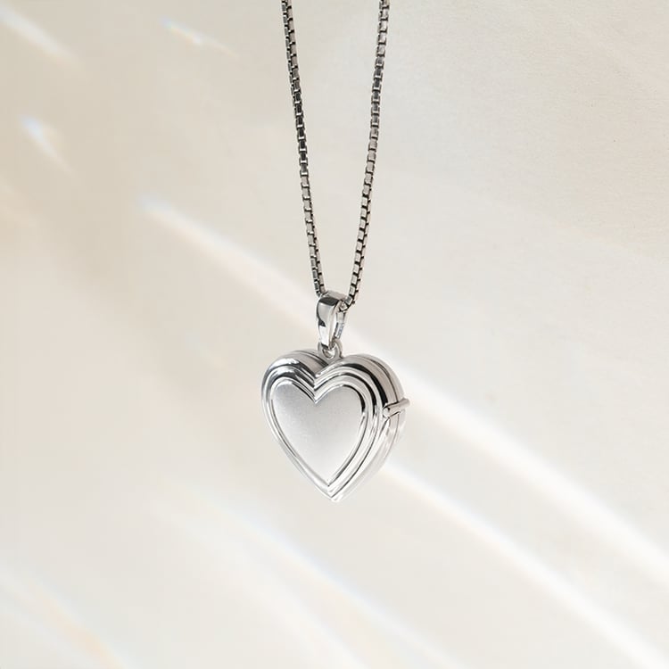 Stříbrný otevírací medailon srdce 140326