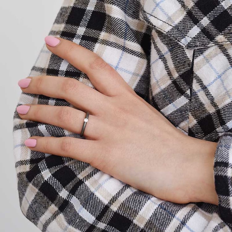 Zlatý prsten s rhodiem a diamantem 92521