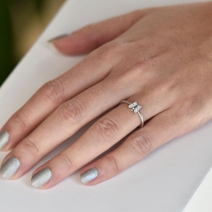 Zásnubní prsten motýlek s diamanty Laua