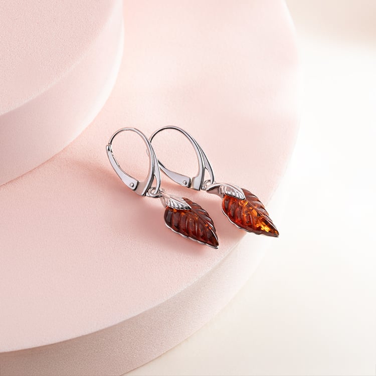 Stříbrné jantarové náušnice ve tvaru lístků Daryl 150522