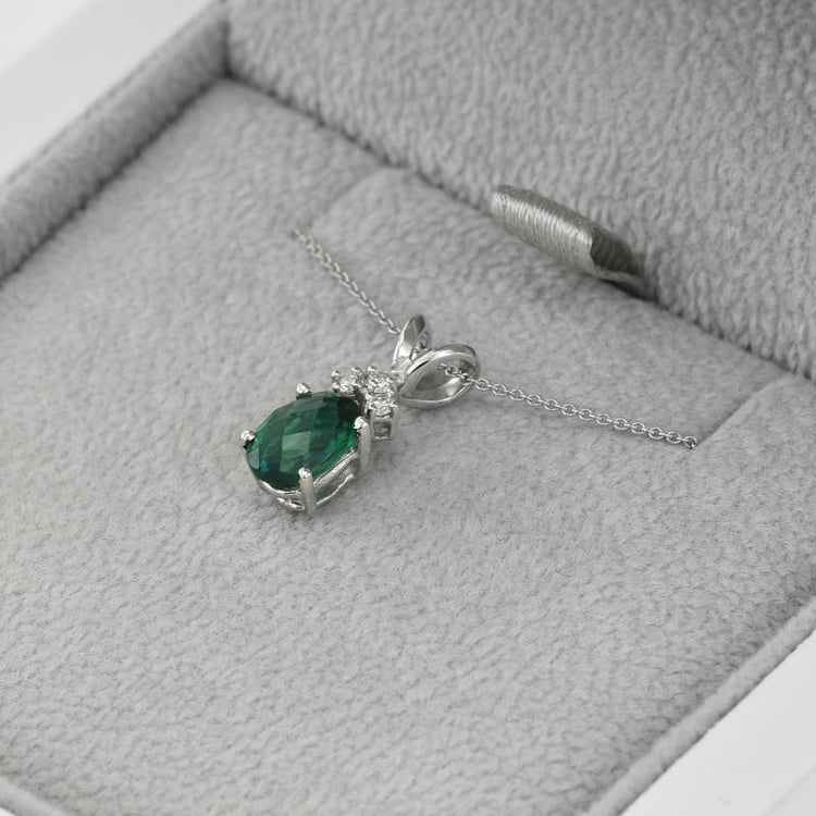 Zlatý náhrdelník 9678