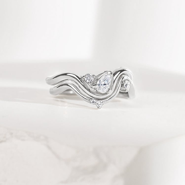 Romantický zásnubní set atypických prstýnků s diamanty 156544