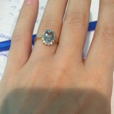Akvamarínový prsten s diamanty