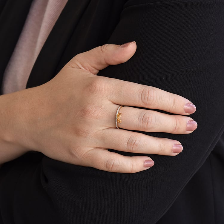 zlatý prsten s citríny ve tvaru mašličky 86621