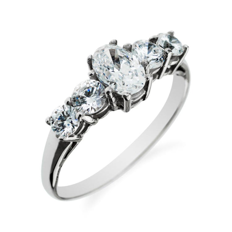 Zlatý zásnubní prsten s diamanty 