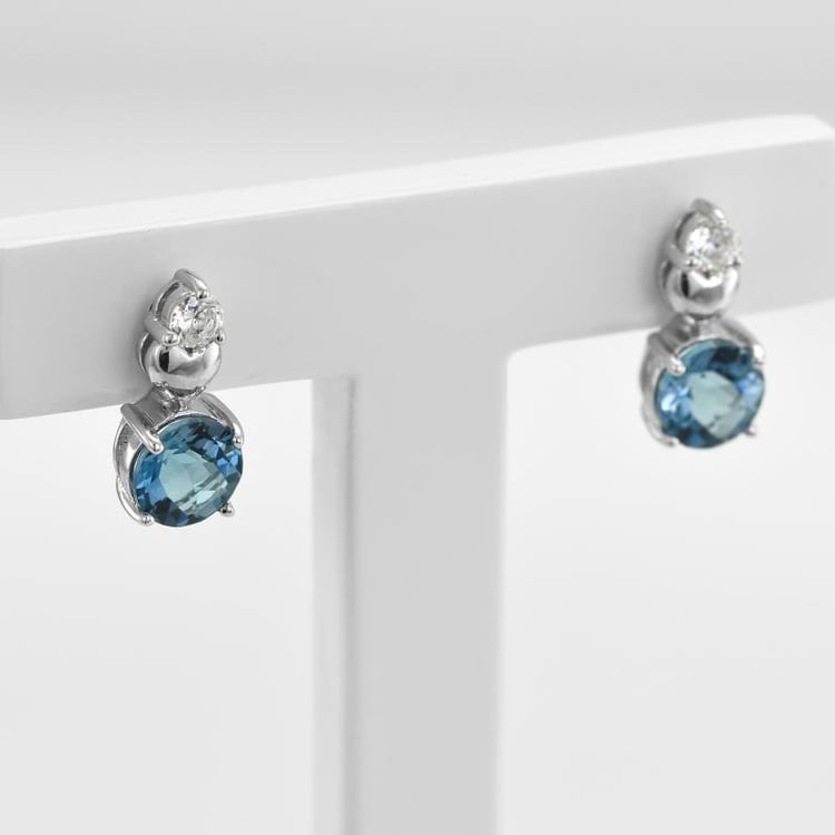 Stříbrné náušnice se zirkony 47974