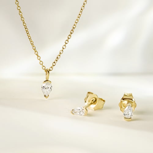 Minimalistický přívěsek ze zlata s lab-grown diamantem ve tvaru pear Malena