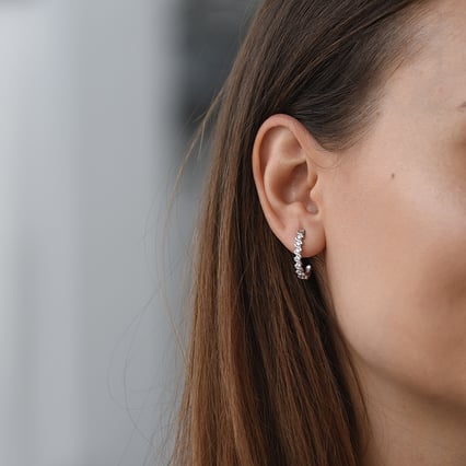 Zlaté kruhové náušnice s diamanty Jomol