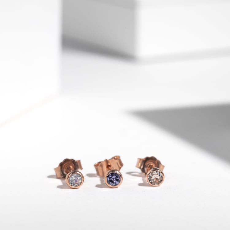 Minimalistické bezel náušnice s měsíčními kameny Tofine 123339