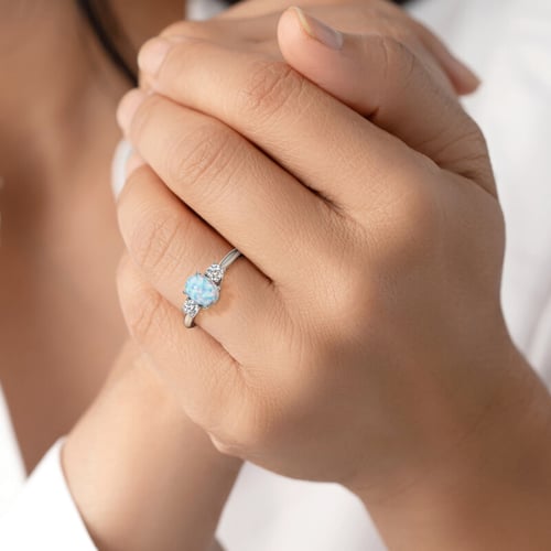 Zásnubní prsten s opálem a diamanty Brink