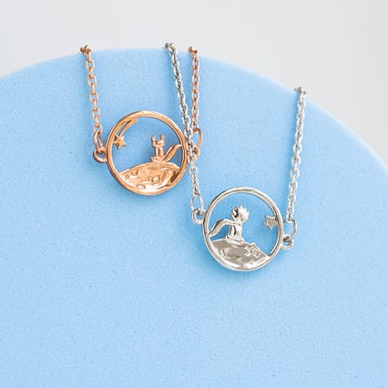 Stříbrný vykrojený náramek s postavičkou Malý princ