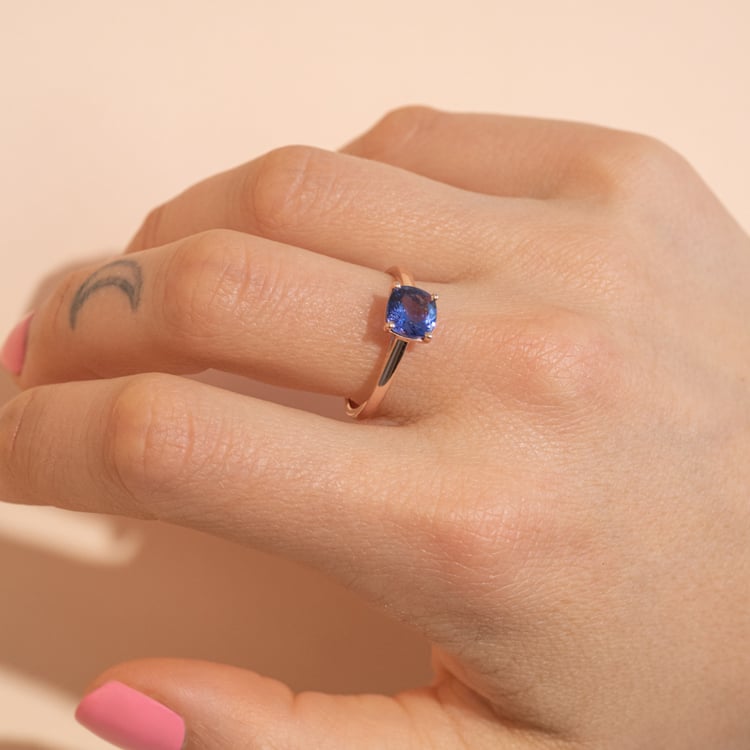 Zlatý prsten s cushion tanzanitem Darion 102098