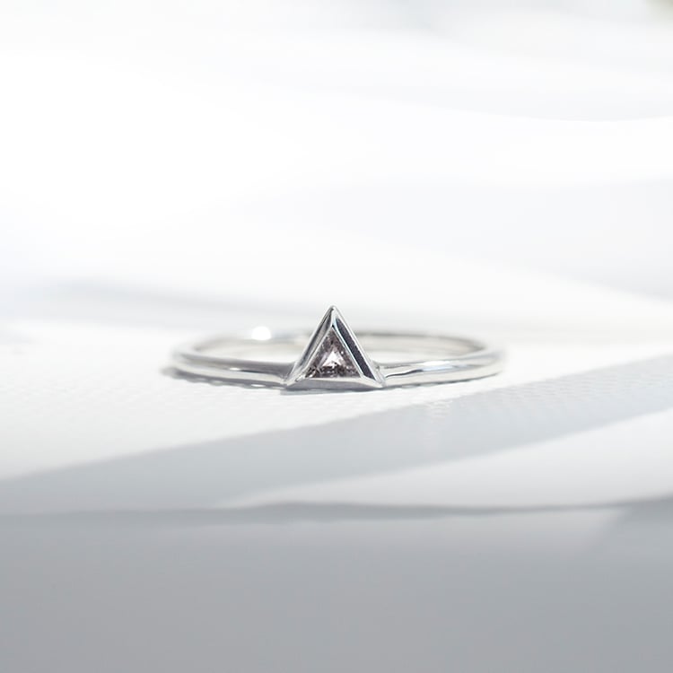 Prsten s trillion salt and pepper diamantem Daslis 111966