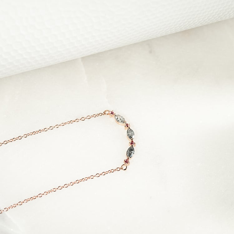 Náhrdelník s marquise salt and pepper diamanty a turmalíny Milli 132095