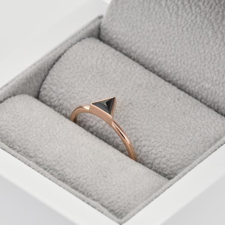 Prsten s diamantem 38028