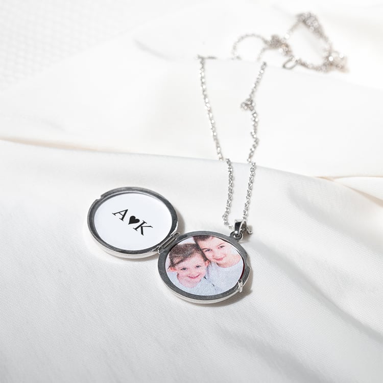 Stříbrný otevírací medailon Stříbrný otevírací medailon 131724