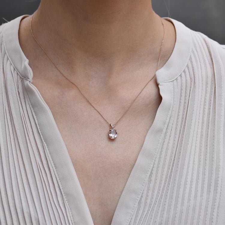 Vintage náhrdelník z růžového zlata 31164