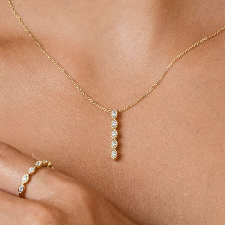 Zlatý přívěsek s lab-grown diamanty Alice 163497