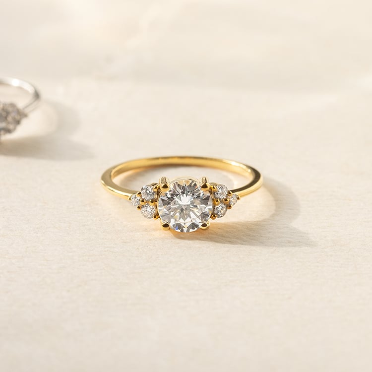 Zásnubní prsten s moissanitem a lab-grown diamanty Agathe 139484