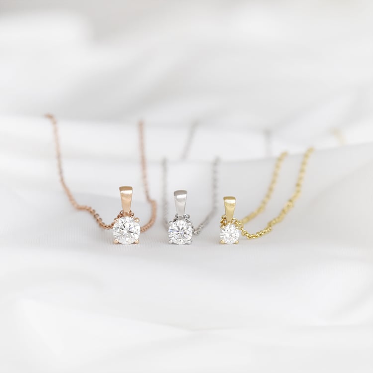 Zlaté diamantové přívěsky 92714