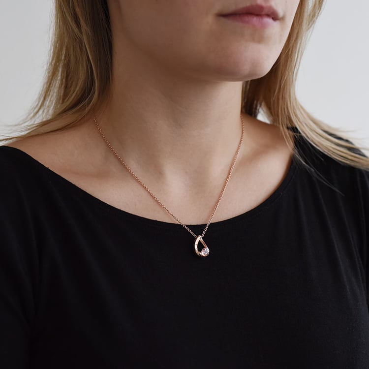 Přívěsek se simulovaným morganitem 89870