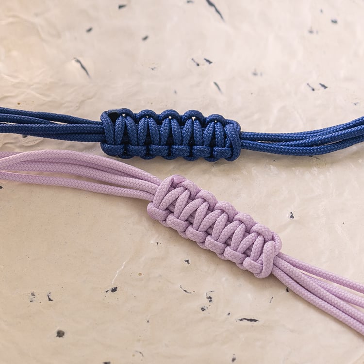 Šňůrkový vykrojený náramek ze stříbra s postavičkou Malý princ 144309