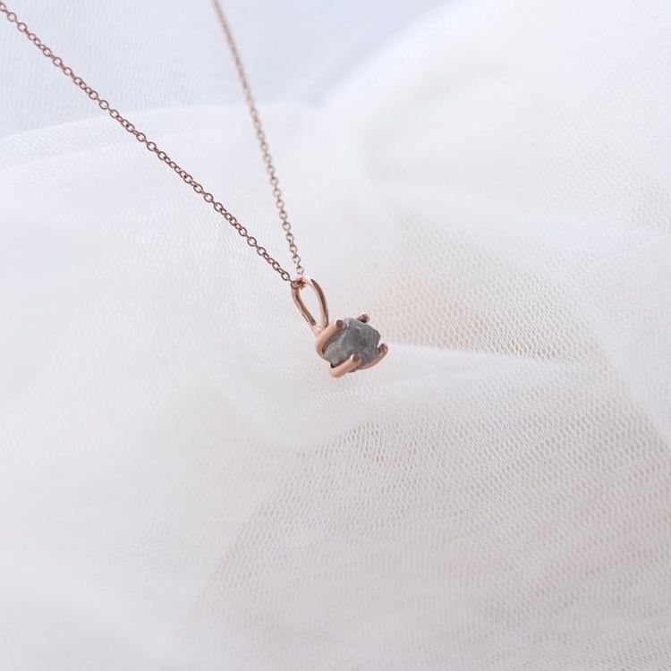 Zlatý náhrdelník s diamantem 52820