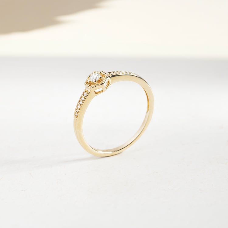 Stříbrný prsten s postranními lab-grown diamanty Plautine 146553