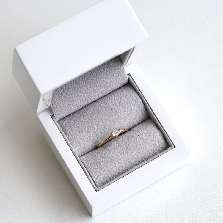 Zlatý prsten s certifikovaným diamantem 84370