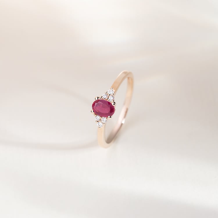 Zásnubní prsten s rubínem a diamanty Sheldo 152313