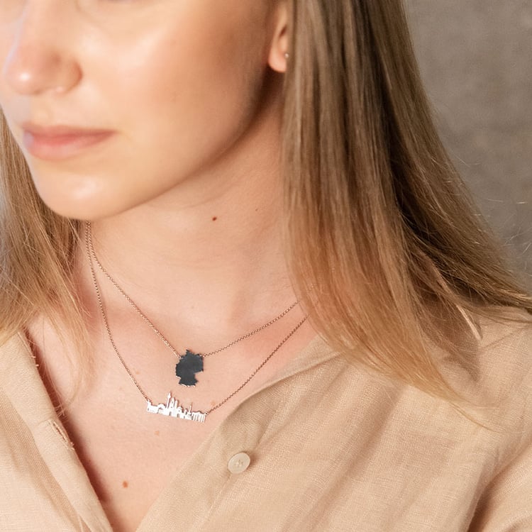 Stříbrný náhrdelník města Berlín 107108