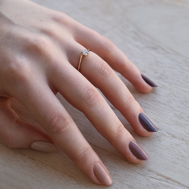 Zásnubní zlatý prsten s diamantem 64664